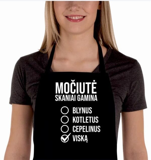 Prijuostė močiutė gamina viską