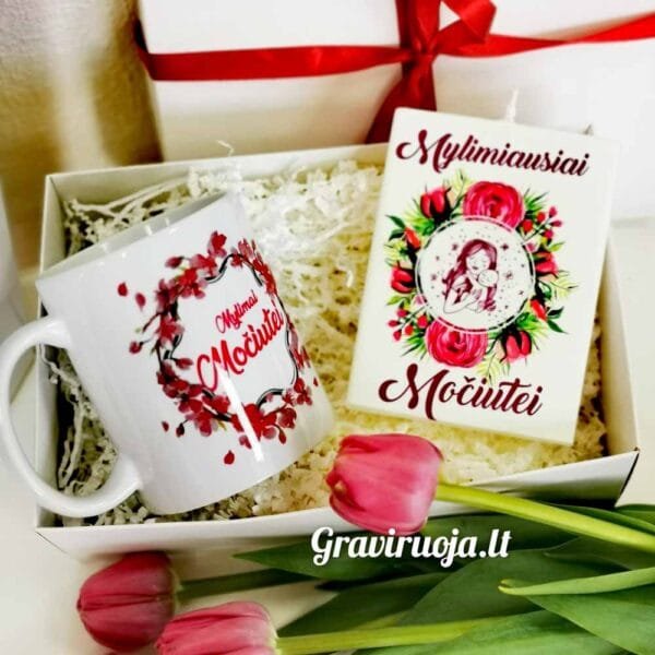 Rinkinukas mylimiausiai močiutei puodelis ir žvakė